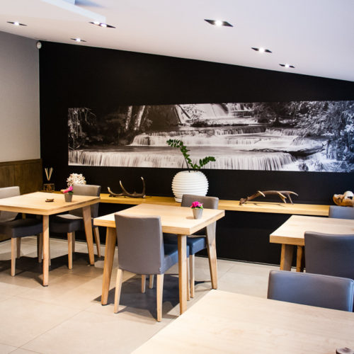 Restaurant La Carte Profondeville Gastronomique Gourmand Terrasse John Maes Guide Gastronomie Profondeville Gault&Millau Michelin, Namur