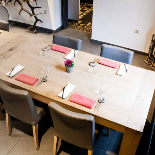 Restaurant La Carte Profondeville Gastronomique Gourmand Terrasse John Maes Guide Gastronomie Profondeville Gault&Millau Michelin, Namur