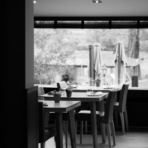 Restaurant La Carte Profondeville Gastronomique Gourmand Terrasse John Maes Guide Gastronomie Profondeville Gault&Millau Michelin, Namur